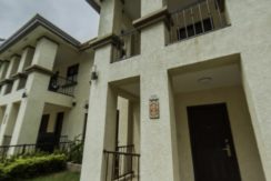 Casa en Alquiler – Embassy Club – Townhouse – Linea Blanca